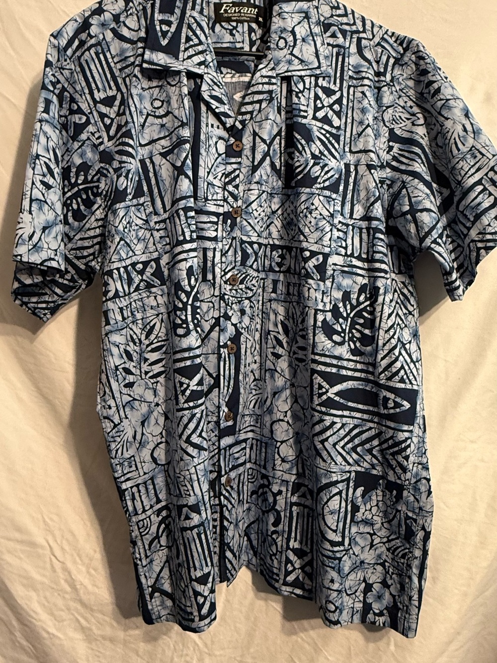 Favant Hawaii Men's Navy and Light Blue Printed Camp Button-Down Shirt